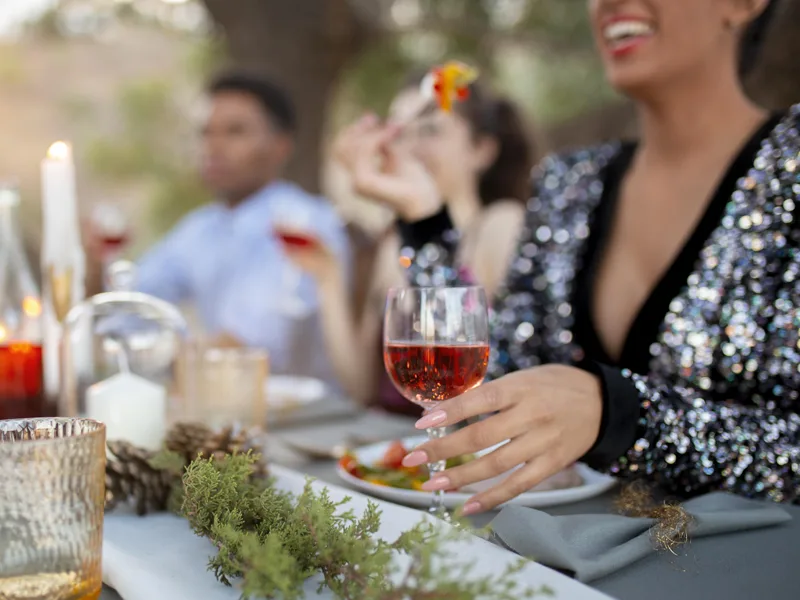 Zo bepaal jij jouw 21 diner dresscode – 4 tips! 🤗